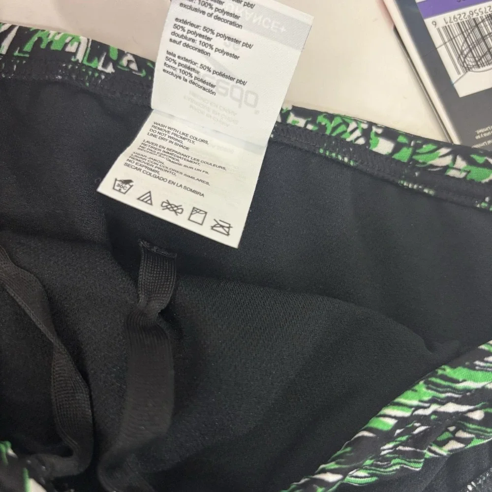 NWT Speedo Endurance+‎ Swim Brief Bottom Boys 26 / 10 Green Black Swim Suit
